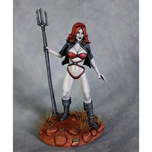 Load image into Gallery viewer, Female Demoness Miniature Figurine Elmore Masterworks Dark Sword Miniatures
