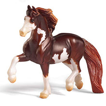 Load image into Gallery viewer, Breyer Stablemates Red Stable and Horse Set | 12 Piece Play set with 2 Horses | 11.5&quot;L x 7.5&quot;W x 9.25&quot;H | 1:32 Scale | Model #59197
