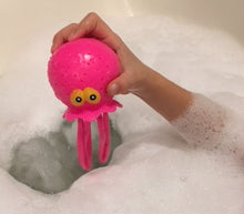 Load image into Gallery viewer, Curious Minds Busy Bags Set of 3 Large Jellyfish/Octopus Pool &amp; Bath Toy - Water Bomb Splash Soaker Ball Toys Games Fun Soak Wet Water Toy - Reusable Water Balloon
